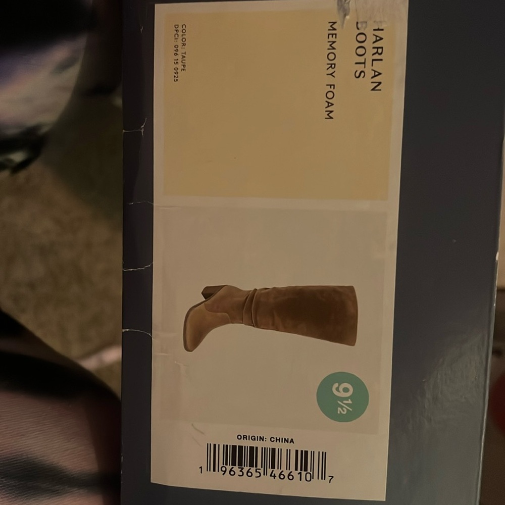 Universal Thread suede boots - Picture 2 of 8